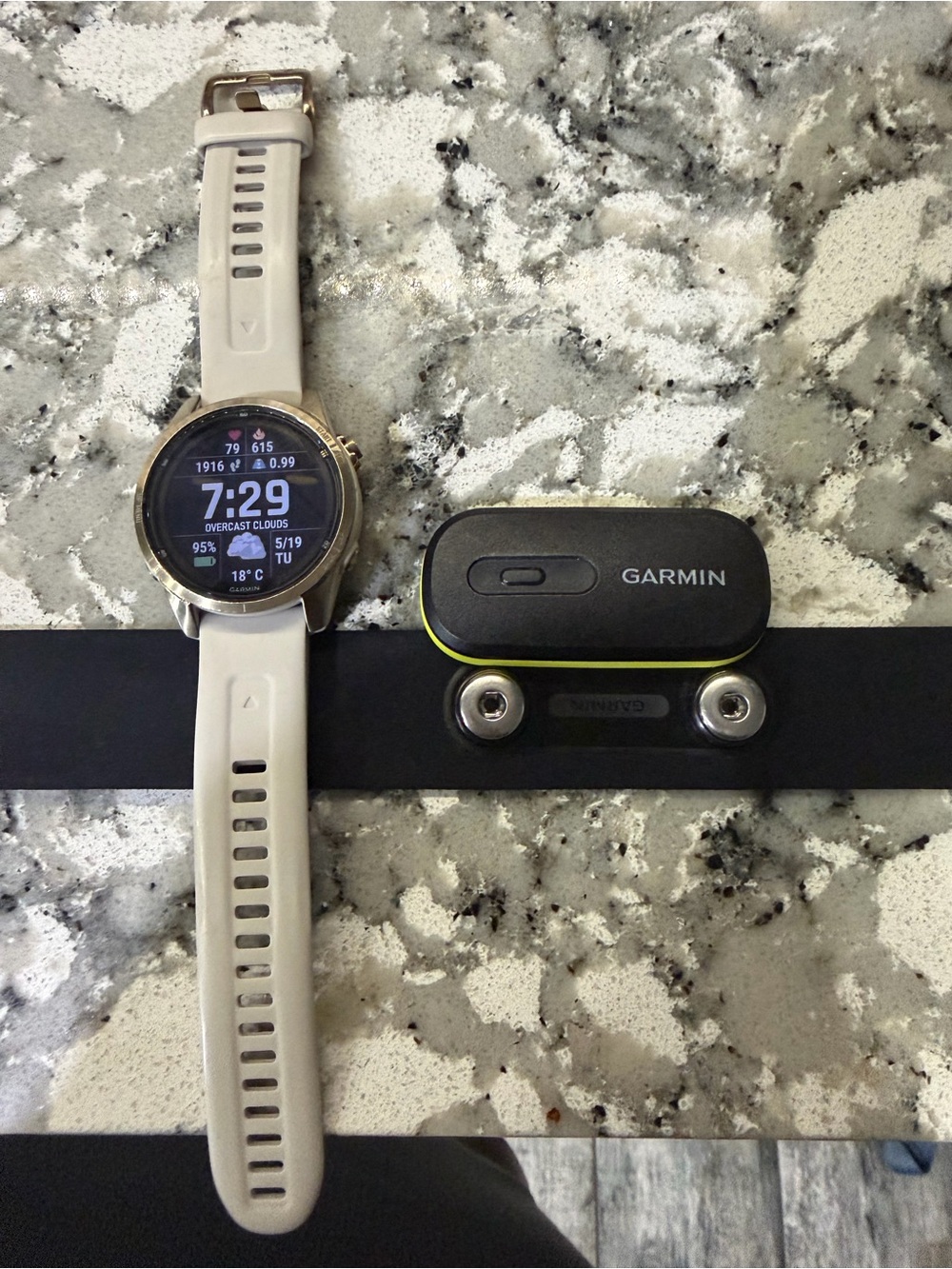 Garmin fenix 7 sapphire pro solar watch and Garmin rechargeable fitness strap